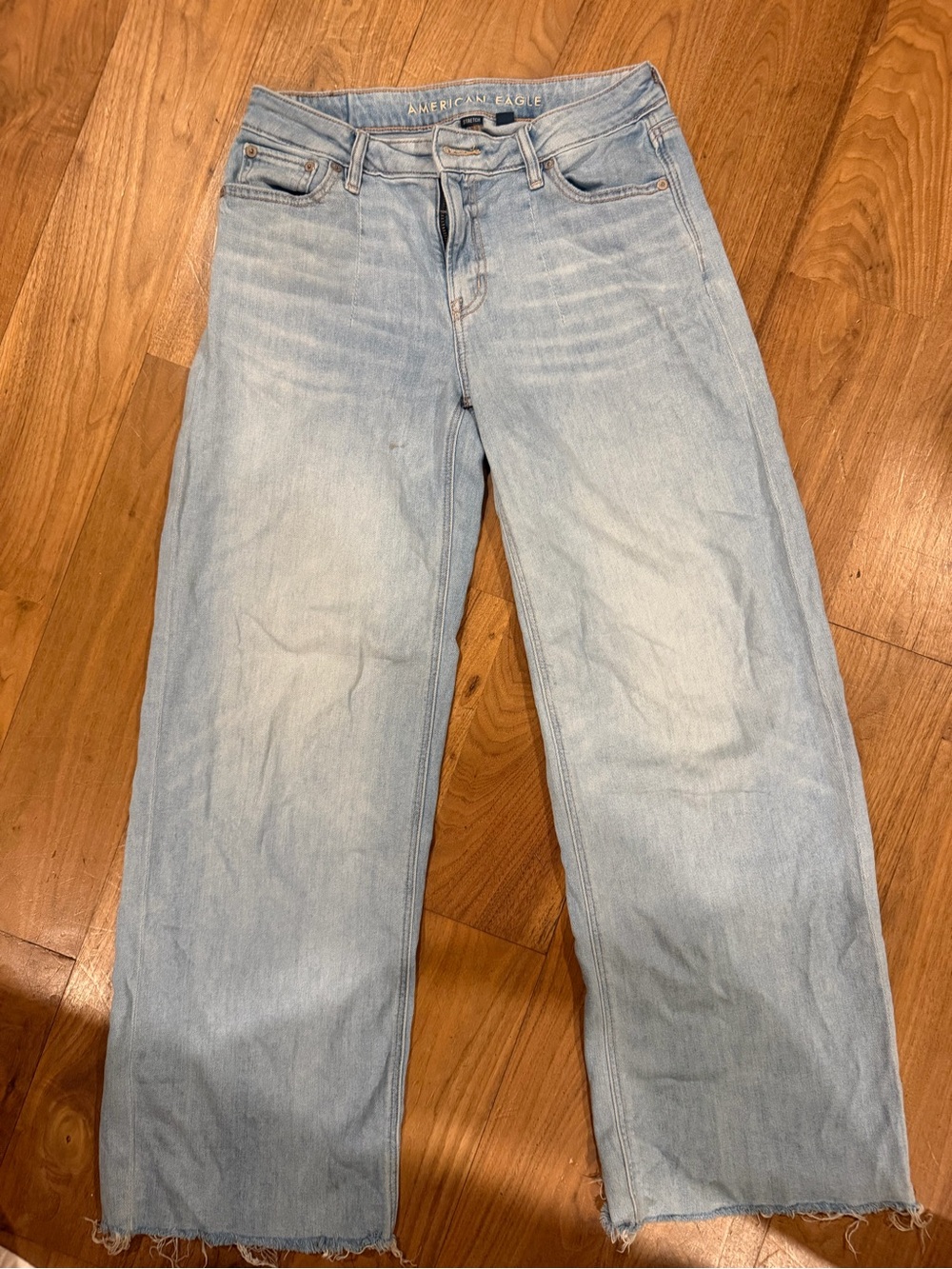 American Eagle Outfitters Light Wash Low-Rise Baggy Wide-Leg Jeans